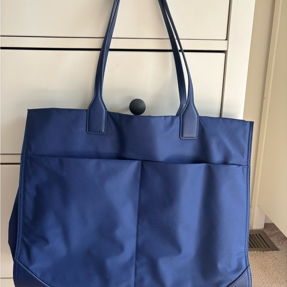 Quince Navy Blue Tote Bag - Picture 1 of 5